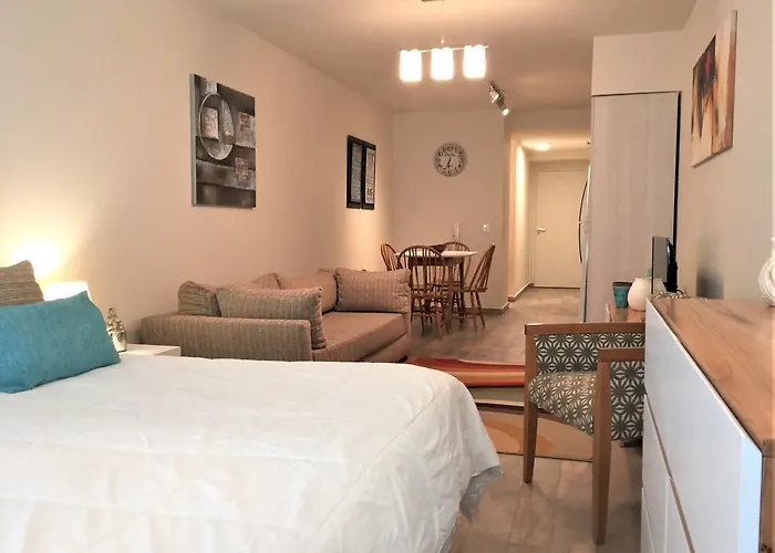 Urbana Suites&Studios 440